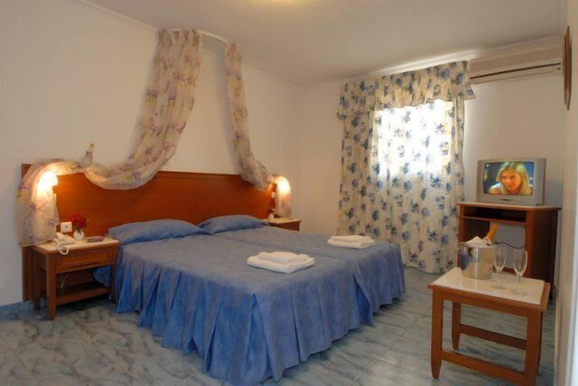 Costa Blu Hotel Benitses  Room photo